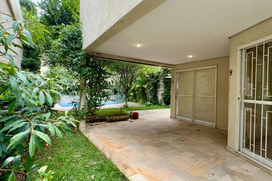 Quintal de casa à venda com 4 quartos, 360m² em Vila Madalena, São Paulo