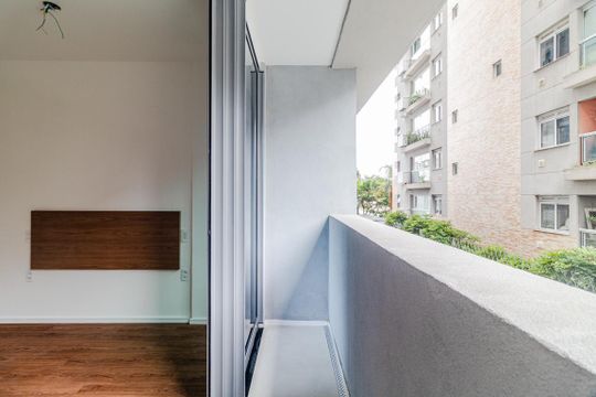 Varanda de kitnet/studio para alugar com 1 quarto, 25m² em Pinheiros, São Paulo
