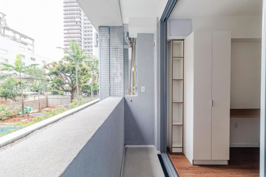 Varanda de kitnet/studio para alugar com 1 quarto, 25m² em Pinheiros, São Paulo