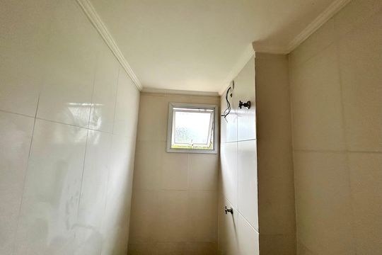 Banheiro de apartamento à venda com 2 quartos, 62m² em Centro, Guarulhos