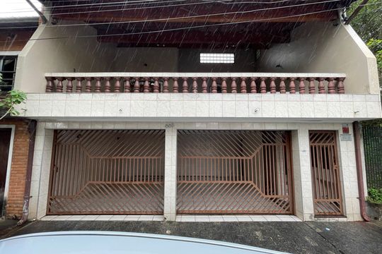 Fachada de casa à venda com 4 quartos, 218m² em Conjunto Residencial Butanta, São Paulo