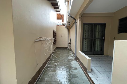 Quintal de casa à venda com 4 quartos, 218m² em Conjunto Residencial Butanta, São Paulo