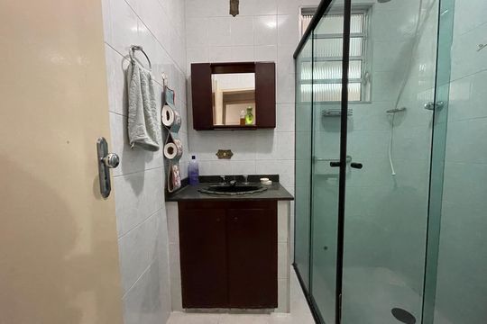 Banheiro 1 de casa à venda com 4 quartos, 218m² em Conjunto Residencial Butanta, São Paulo
