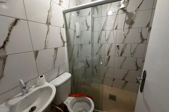 Banheiro de apartamento para alugar com 1 quarto, 50m² em Ilha Porchat, São Vicente