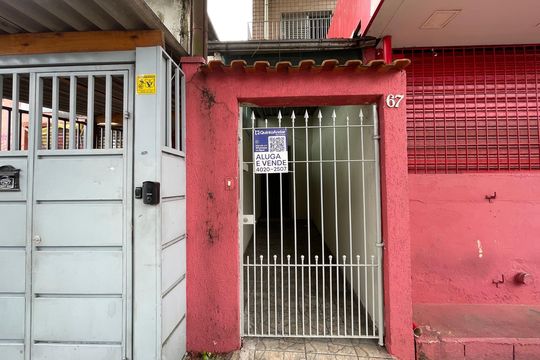 Fachada+Placa  de casa à venda com 4 quartos, 180m² em Jardim Ipanema (cidade Lider), São Paulo