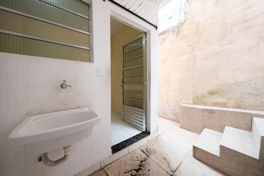Área de Serviço de casa para alugar com 1 quarto, 100m² em Jardim Fernandes, São Paulo