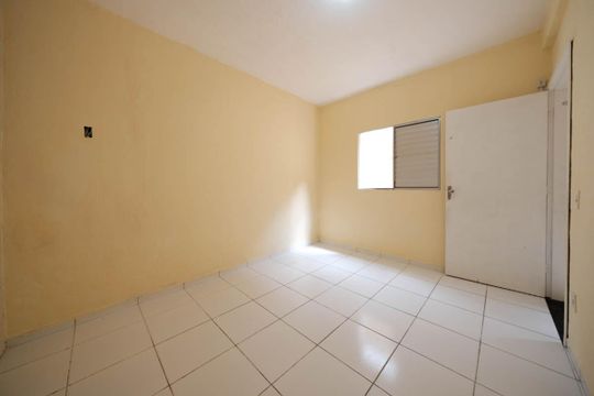 Quarto de casa para alugar com 1 quarto, 100m² em Jardim Fernandes, São Paulo
