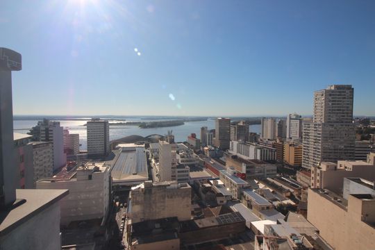 Vista da piscina de kitnet/studio à venda com 1 quarto, 30m² em Centro Histórico, Porto Alegre