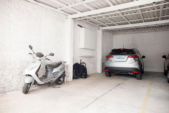 Box Garagem (vaga compartilhada) de apartamento à venda com 3 quartos, 102m² em Moinhos de Vento, Porto Alegre