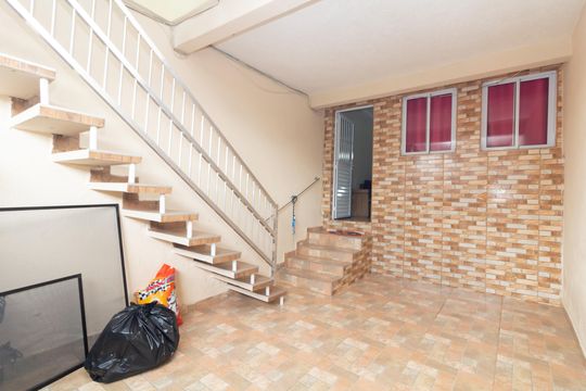 Área comum de casa para alugar com 1 quarto, 60m² em Jardim Robru, São Paulo