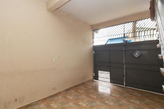 Área comum de casa para alugar com 1 quarto, 60m² em Jardim Robru, São Paulo