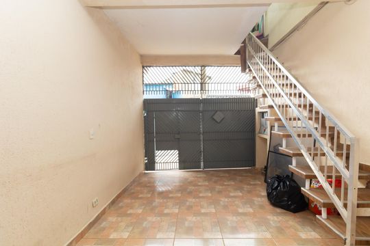 Área comum de casa para alugar com 1 quarto, 60m² em Jardim Robru, São Paulo