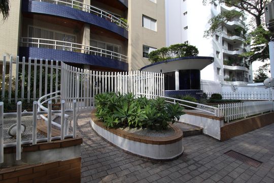 Fachada de apartamento à venda com 3 quartos, 120m² em Itaim Bibi, São Paulo