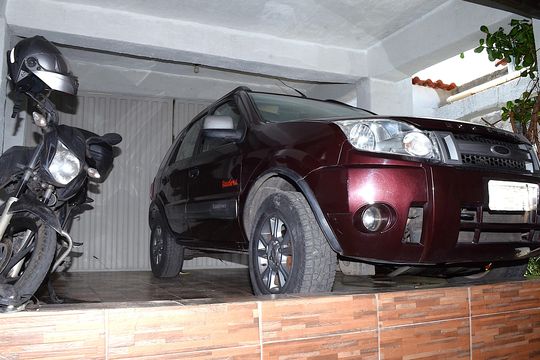Garagem de casa à venda com 6 quartos, 380m² em Goiânia, Belo Horizonte