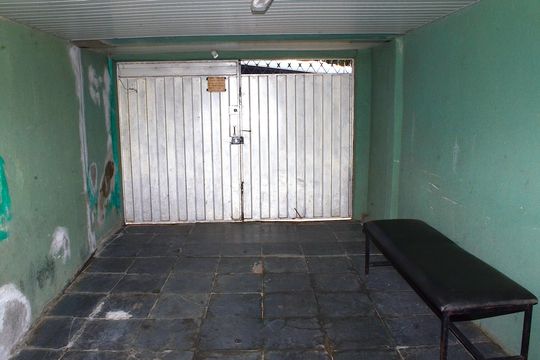 Garagem de casa à venda com 6 quartos, 380m² em Goiânia, Belo Horizonte