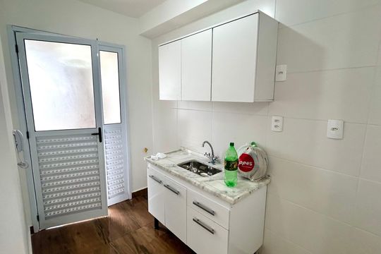 Cozinha de apartamento para alugar com 2 quartos, 55m² em Vila das Bandeiras, Guarulhos