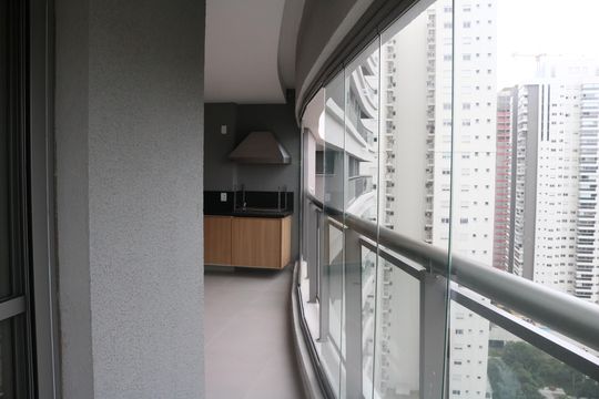 Varanda Suíte 2 de apartamento à venda com 3 quartos, 136m² em Jardim das Perdizes, São Paulo