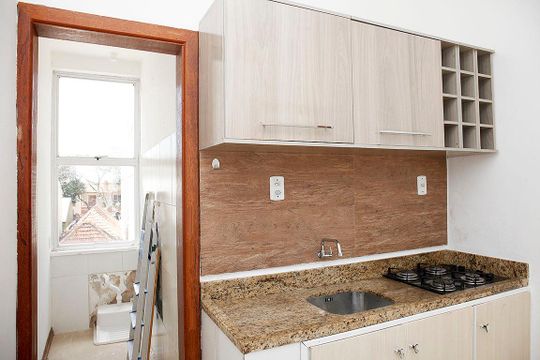 Cozinha + Área de Serviço de apartamento à venda com 1 quarto, 50m² em Centro Histórico, Porto Alegre
