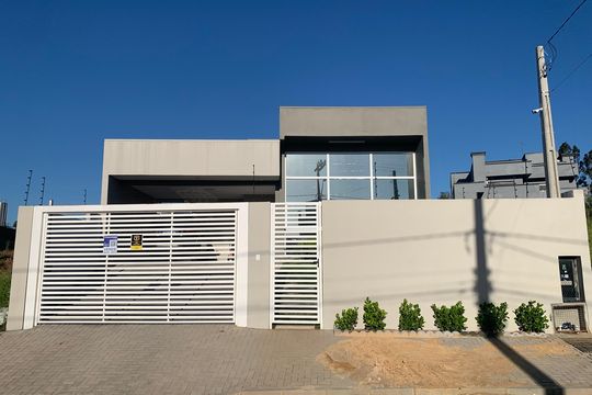 Fachada de casa à venda com 2 quartos, 145m² em Canudos, Novo Hamburgo