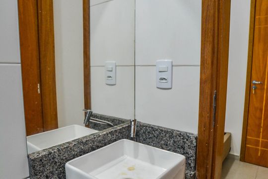 Banheiro de apartamento para alugar com 1 quarto, 15m² em Vila Sao Pedro, Santo André