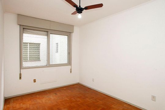 Quarto 1 de apartamento à venda com 2 quartos, 56m² em Higienópolis, Porto Alegre