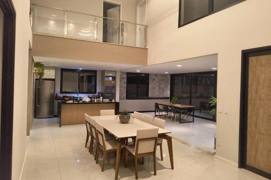 Foto 17 de casa à venda com 3 quartos, 303m² em Swiss Park, Campinas
