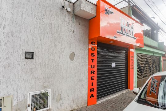 Garagem de casa à venda com 3 quartos, 135m² em Piraporinha, Diadema