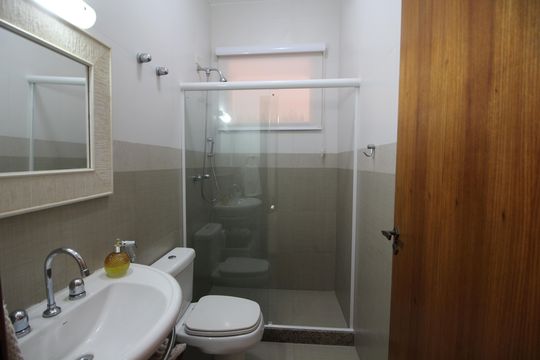 Banheiro Social de casa de condomínio à venda com 6 quartos, 315m² em Jacarepaguá, Rio de Janeiro