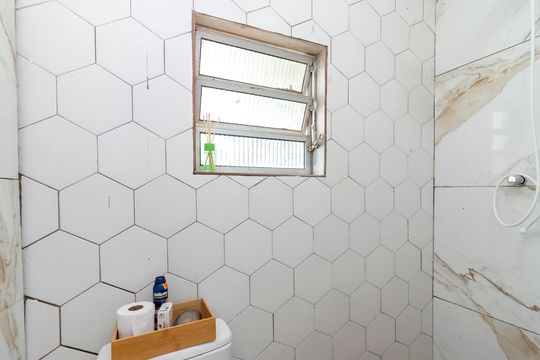 Banheiro Social de casa para alugar com 1 quarto, 8m² em Jardim São Paulo, São Paulo