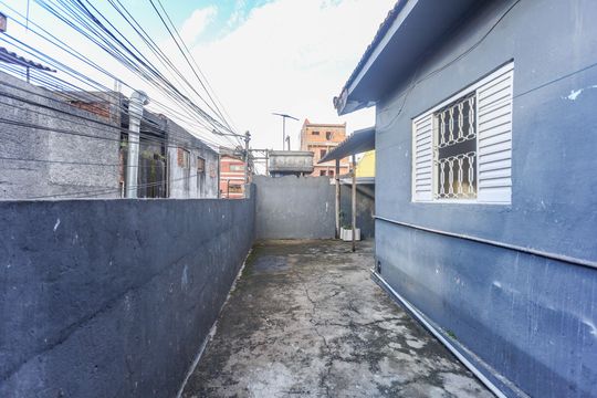 Corredor  de casa à venda com 2 quartos, 90m² em Casa Grande, Diadema