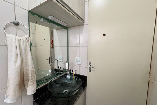 Banheiro Social de apartamento para alugar com 2 quartos, 54m² em Vila Nambi, Jundiaí