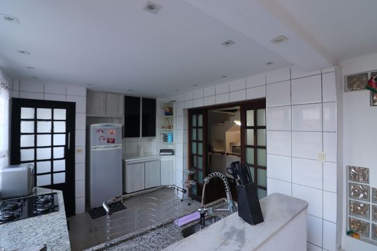 Cozinha  de casa à venda com 3 quartos, 259m² em Jardim Palermo, São Bernardo do Campo