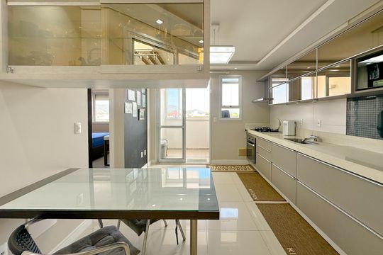 Cozinha de apartamento para alugar com 2 quartos, 120m² em Canasvieiras, Florianópolis