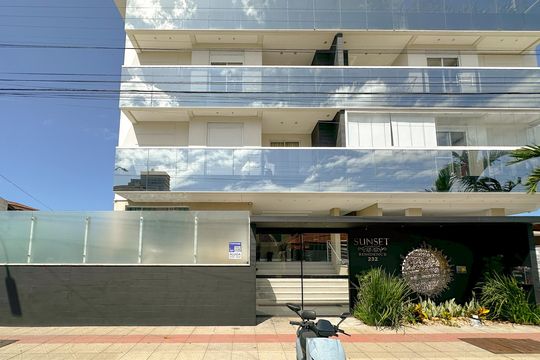 Fachada de apartamento para alugar com 2 quartos, 120m² em Canasvieiras, Florianópolis