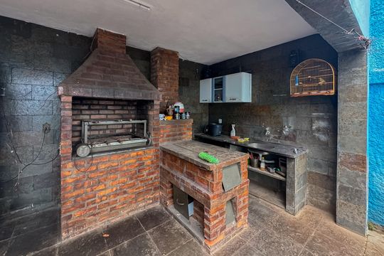 Casa à venda com 3 quartos, 240m² em Pindorama, Belo Horizonte