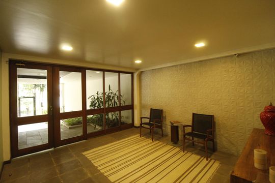 Hall de entrada de apartamento à venda com 2 quartos, 81m² em Bela Vista, Porto Alegre
