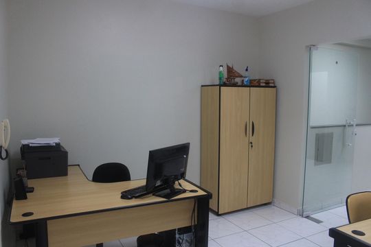 Casa para alugar com 3 quartos, 237m² em Cerâmica, São Caetano do Sul