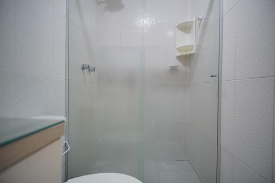 Banheiro Corredor de apartamento à venda com 3 quartos, 62m² em Jardim Itu, Porto Alegre
