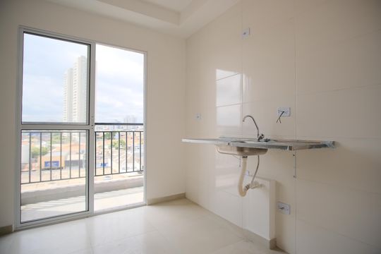 Cozinha de kitnet/studio à venda com 1 quarto, 24m² em Vila Carrão, São Paulo