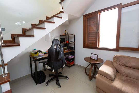 Casa para alugar com 3 quartos, 150m² em Vila Paris, Contagem