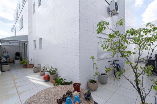Área privativa  de apartamento à venda com 3 quartos, 170m² em Planalto, Belo Horizonte