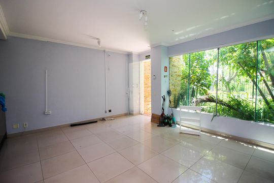 Casa à venda com 3 quartos, 190m² em Guarujá, Porto Alegre