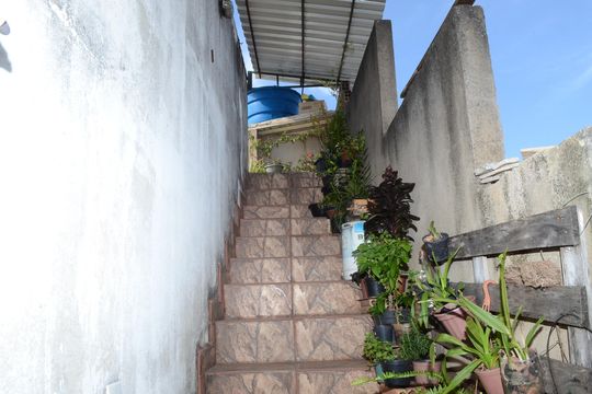 Escada de casa à venda com 2 quartos, 250m² em Goiânia, Belo Horizonte