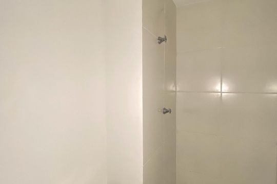 Banheiro de kitnet/studio para alugar com 1 quarto, 48m² em Itaim Bibi, São Paulo