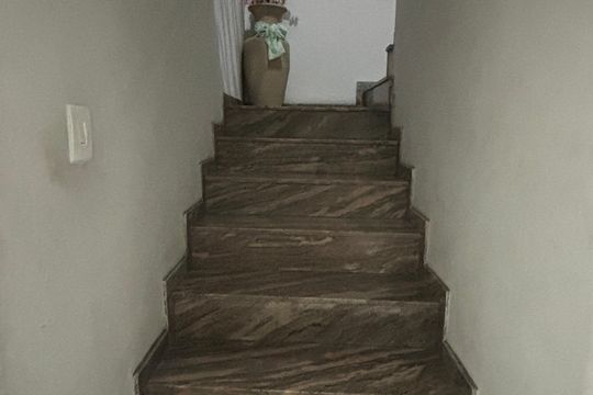 Escada de casa à venda com 3 quartos, 171m² em Vila Homero Thon, Santo André