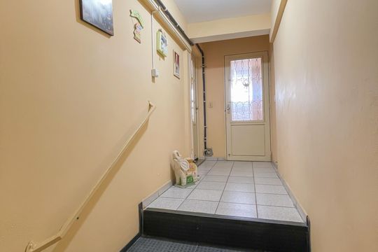 Entrada de casa para alugar com 4 quartos, 280m² em Veloso, Osasco