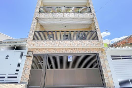 Fachada de casa para alugar com 4 quartos, 280m² em Veloso, Osasco
