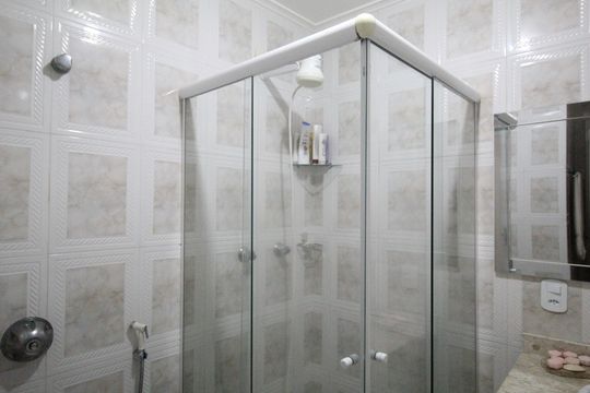 Banheiro social de apartamento à venda com 2 quartos, 94m² em Jacarepaguá, Rio de Janeiro