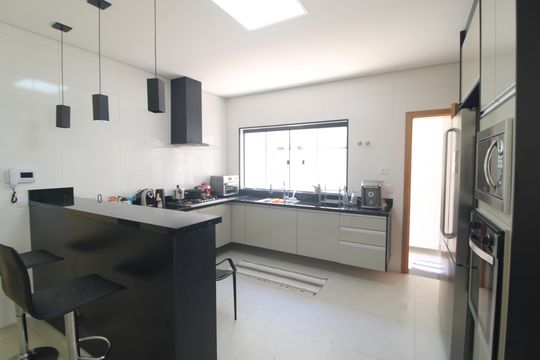 Casa à venda com 6 quartos, 280m² em Interlagos, São Paulo