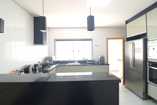 Casa à venda com 6 quartos, 280m² em Interlagos, São Paulo